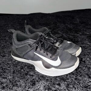 Nike Air Zoom Hyperace 2 Black and White Volleyball Shoes Women’s Size 9.5